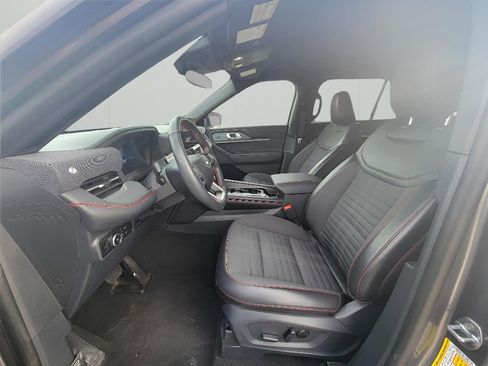 Used 2025 Ford Explorer ST-Line image 12