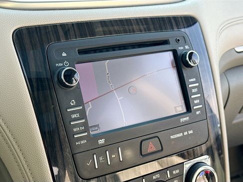 Used 2014 Chevrolet Traverse LT image 10
