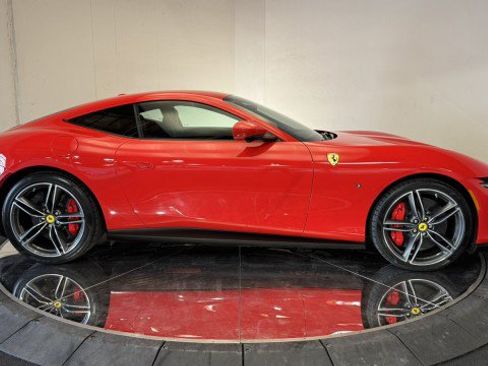 Used 2021 Ferrari Roma image 27