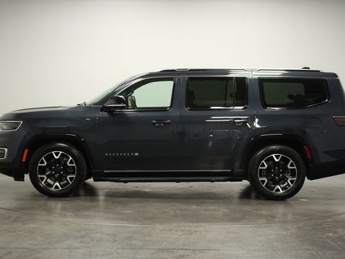 Used 2025 Jeep Wagoneer Series III image 5
