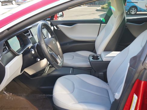 Used 2015 Tesla Model S AWD image 16