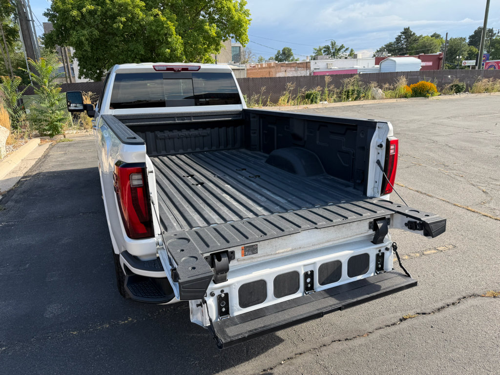 Used 2024 GMC Sierra 3500 Denali w/ Denali Reserve Package AWD/4WD image 8