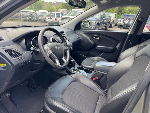 Used 2011 Hyundai Tucson GLS image 12