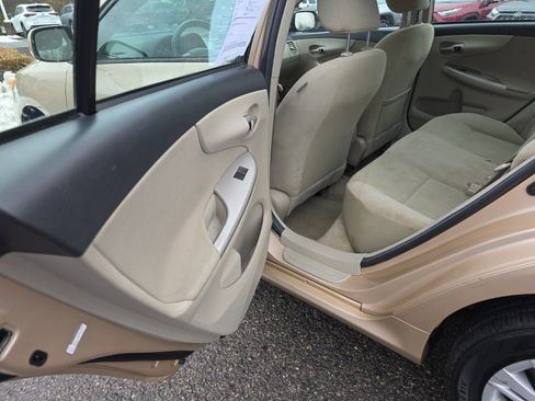 Used 2012 Toyota Corolla LE image 11