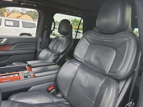 Used 2023 Lincoln Navigator L Reserve image 16