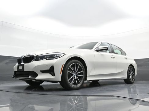 Used 2021 BMW 330i xDrive Sedan w/ Convenience Package AWD/4WD image 23