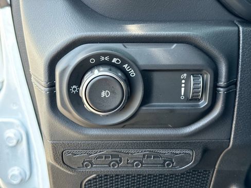 New 2026 Jeep Wrangler Unlimited Sahara AWD/4WD image 30