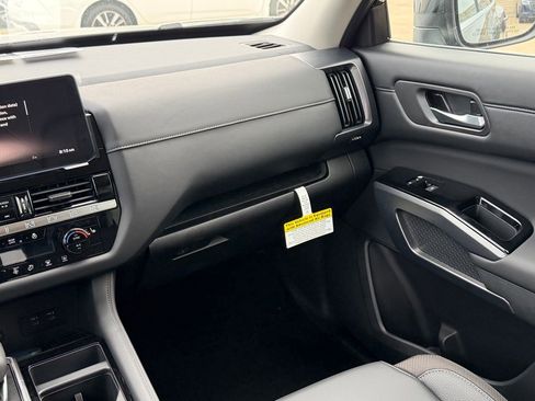 New 2026 Nissan Pathfinder SL image 11