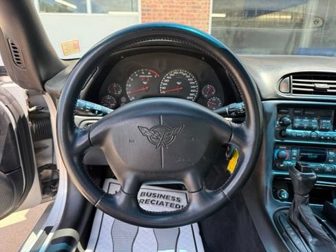 Used 1998 Chevrolet Corvette Coupe w/ Memory Pkg RWD image 19