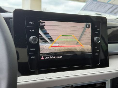 New 2026 Volkswagen Taos SE image 22