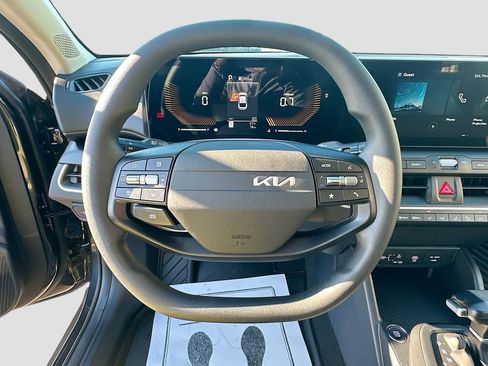 New 2025 Kia K4 LXS image 11