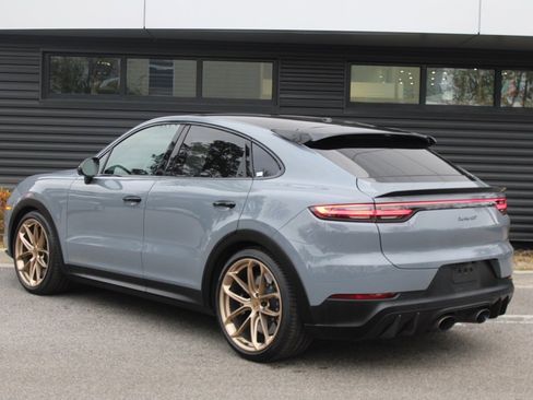 Used 2023 Porsche Cayenne Turbo GT image 3