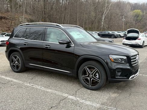 New 2026 Mercedes-Benz GLB 250 4MATIC image 9