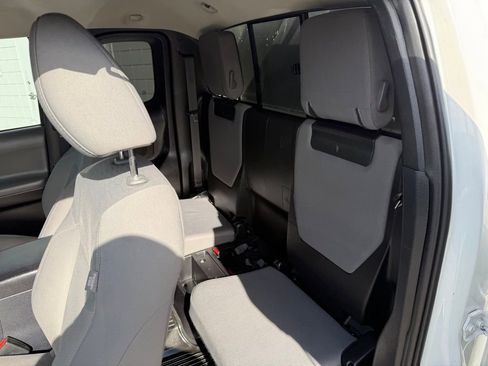 Used 2019 Toyota Tacoma SR w/ SR Convenience Package image 16