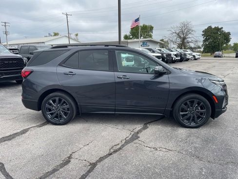 Used 2022 Chevrolet Equinox RS w/ RS Leather Package image 5