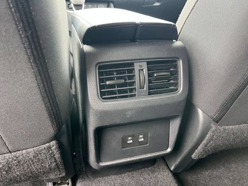 Used 2025 Nissan Rogue SV FWD image 25