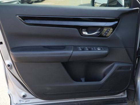 Used 2025 Honda CR-V EX-L image 11