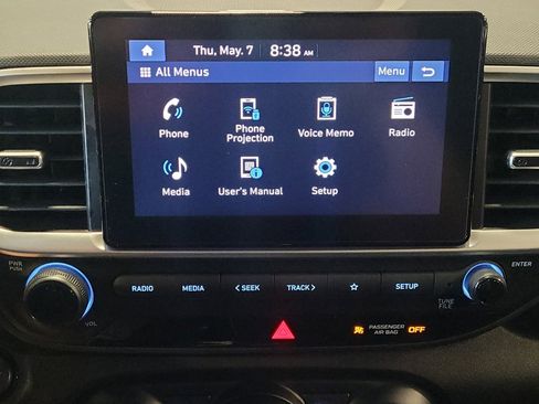 Used 2024 Hyundai Venue SEL FWD image 25