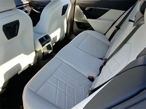 Certified 2025 BMW 530i 530i image 18