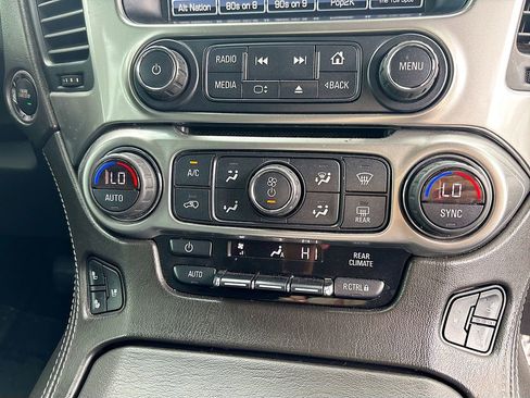 Used 2020 Chevrolet Suburban Premier RWD image 35