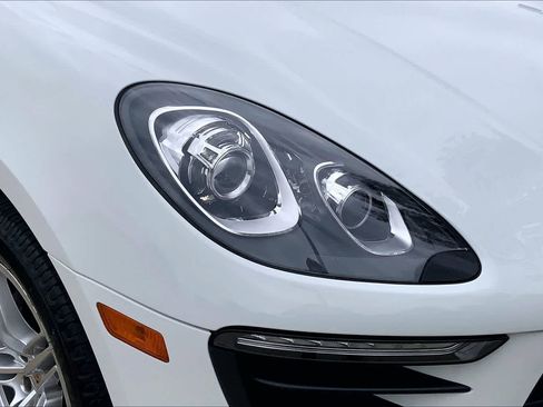 Used 2018 Porsche Macan AWD/4WD image 26