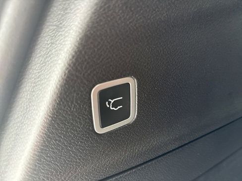 New 2026 Chrysler Pacifica Limited w/ S Appearance Package image 19