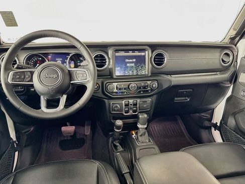 Used 2023 Jeep Wrangler Unlimited Sahara w/ Cold Weather Group AWD/4WD image 29
