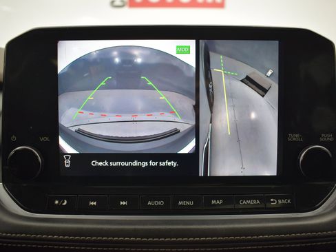 Used 2022 Nissan Rogue Platinum w/ Head-Up Display Package image 23