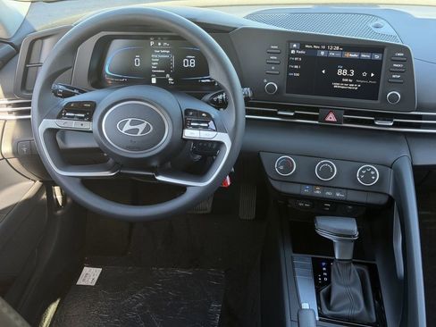 New 2026 Hyundai Elantra SE image 11