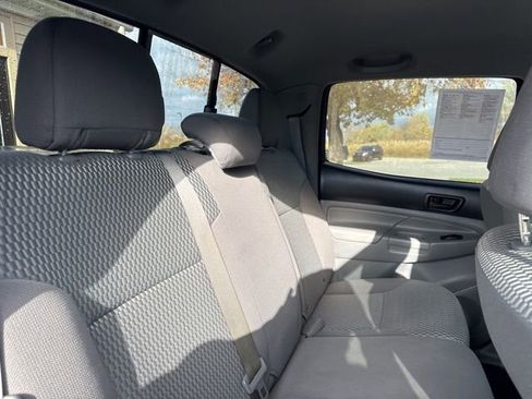 Used 2015 Toyota Tacoma 4x4 Double Cab image 12