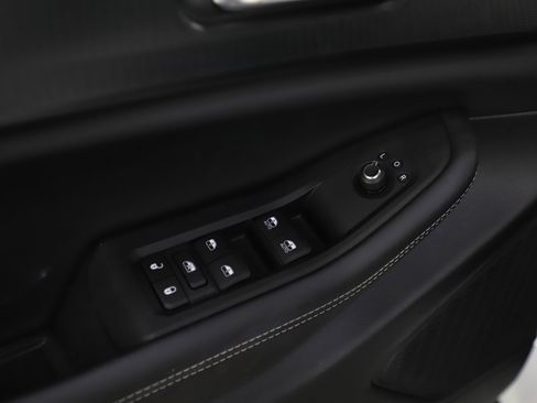 Used 2025 Jeep Grand Cherokee Altitude image 20