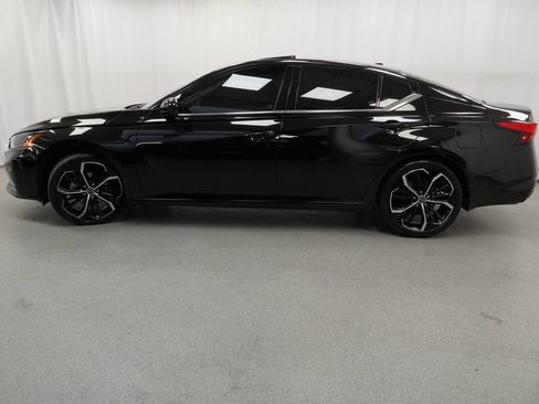 Used 2024 Nissan Altima 2.5 SR w/ SR Premium Package FWD image 40