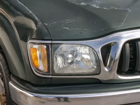 Used 2002 Toyota Tacoma 2WD Xtracab image 4