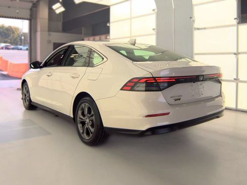 Used 2023 Honda Accord EX image 3
