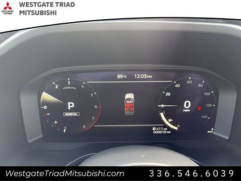 New 2025 Mitsubishi Outlander SE image 19