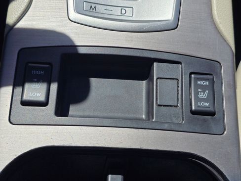 Used 2012 Subaru Outback 2.5i Limited w/ Moonroof Pkg AWD/4WD image 30