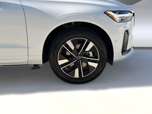 New 2026 Volvo XC60 B5 Plus w/ Climate Package AWD/4WD image 11