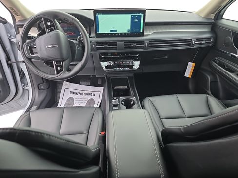 New 2026 Lincoln Corsair Premiere image 9