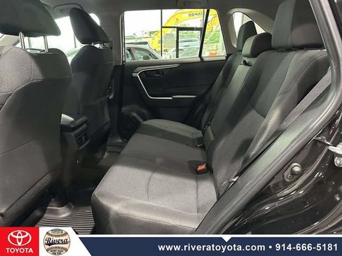 Used 2023 Toyota RAV4 LE AWD/4WD image 16