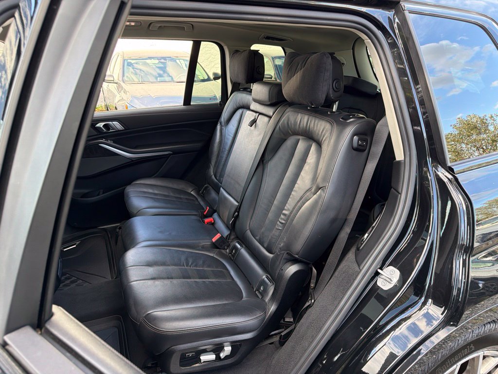 Used 2022 BMW X7 xDrive40i w/ Premium Package AWD/4WD image 27