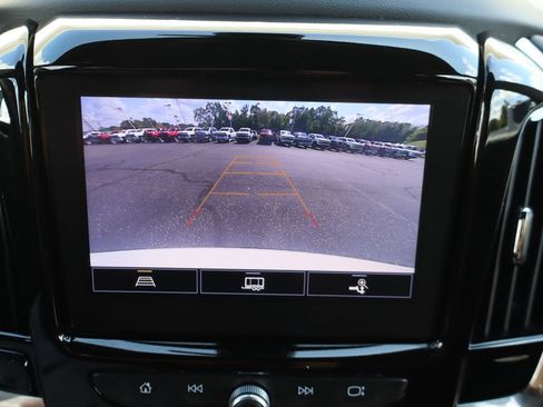 Used 2023 Chevrolet Traverse LT AWD/4WD image 12