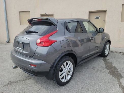 Used 2011 Nissan Juke SV FWD image 2