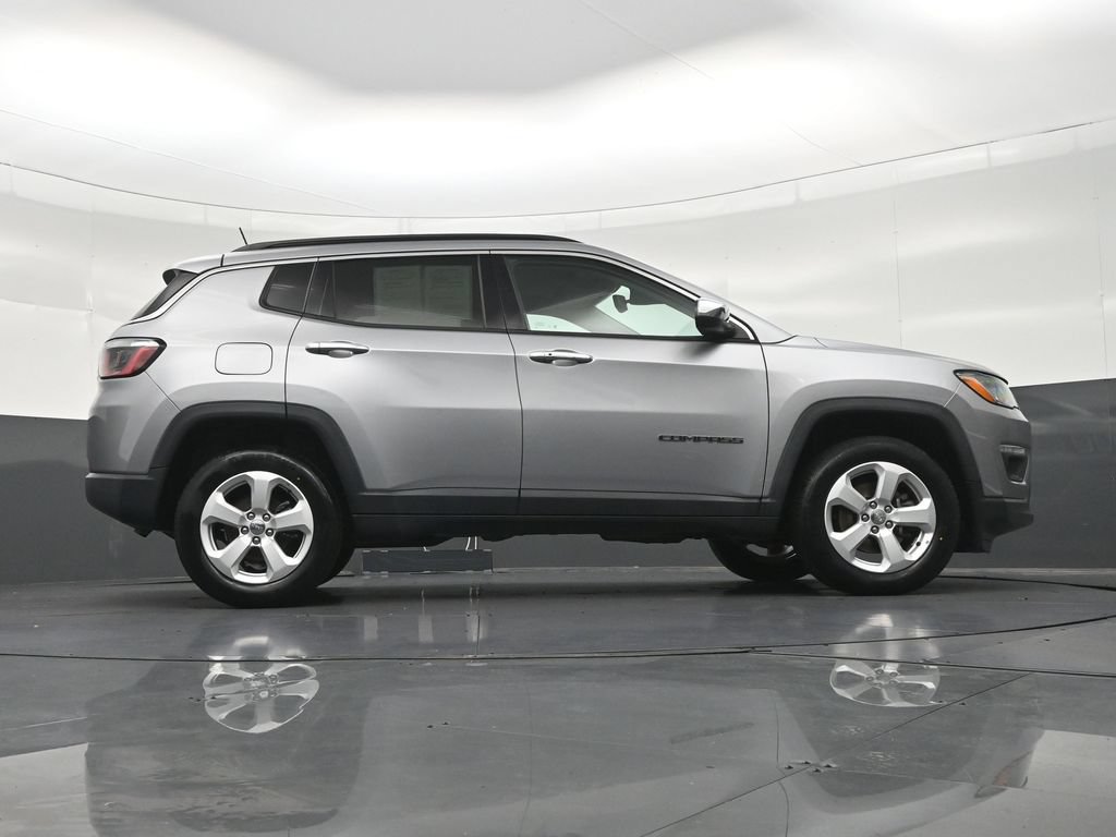 Used 2019 Jeep Compass Latitude AWD/4WD image 28