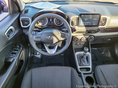 Used 2021 Hyundai Venue SE image 14
