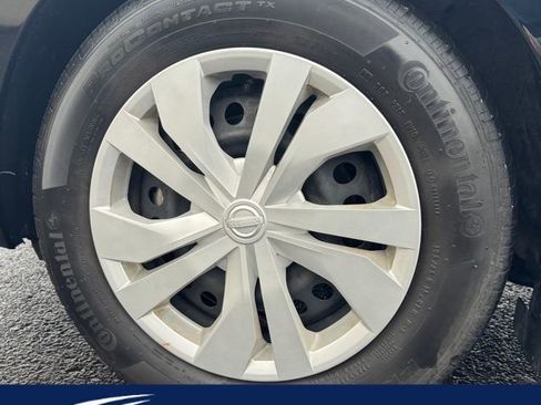 Used 2021 Nissan Versa S image 29