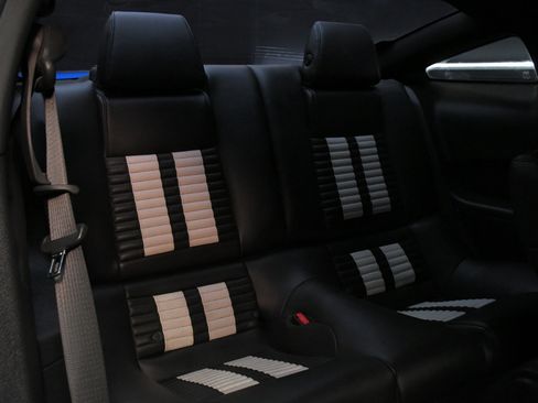 Used 2011 Ford Mustang Shelby GT500 w/ SVT Performance Pkg image 37