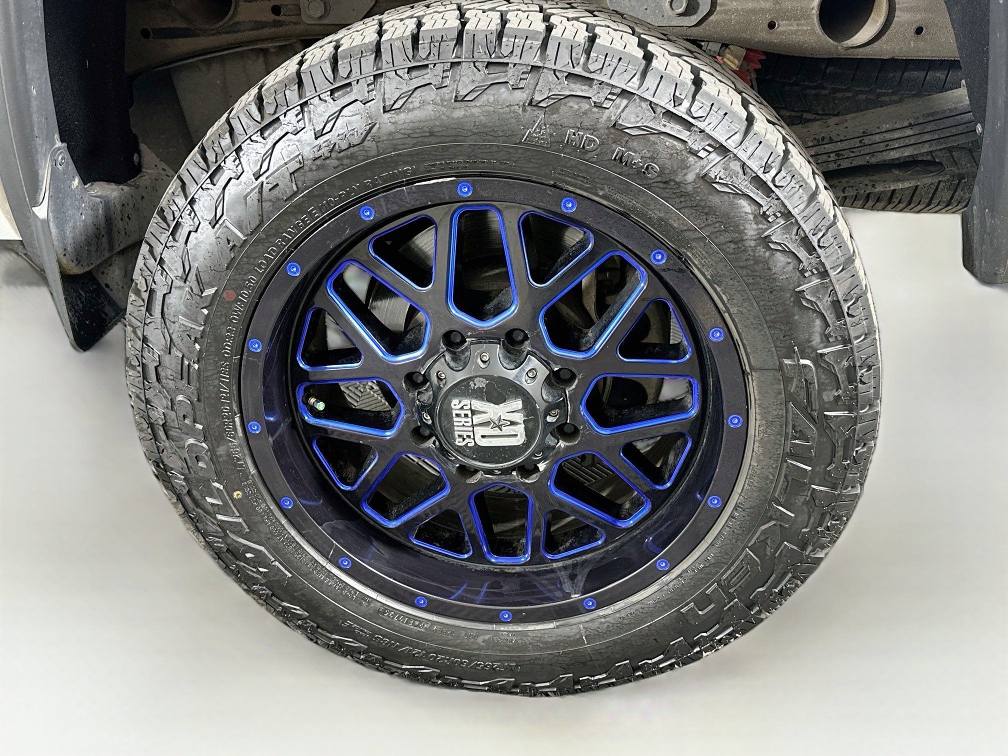 Used 2017 GMC Sierra 2500 Denali w/ Duramax Plus Package AWD/4WD image 11