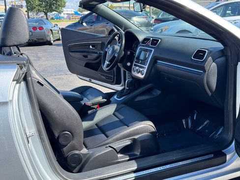 Used 2014 Volkswagen Eos FWD image 14