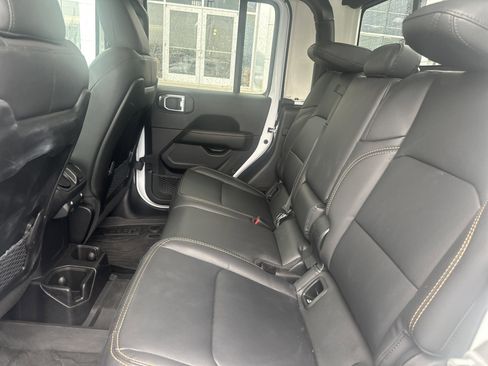Used 2025 Jeep Gladiator Sport AWD/4WD image 22