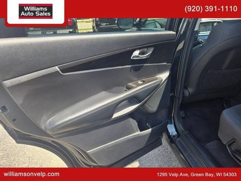 Used 2019 Kia Sorento FWD image 12